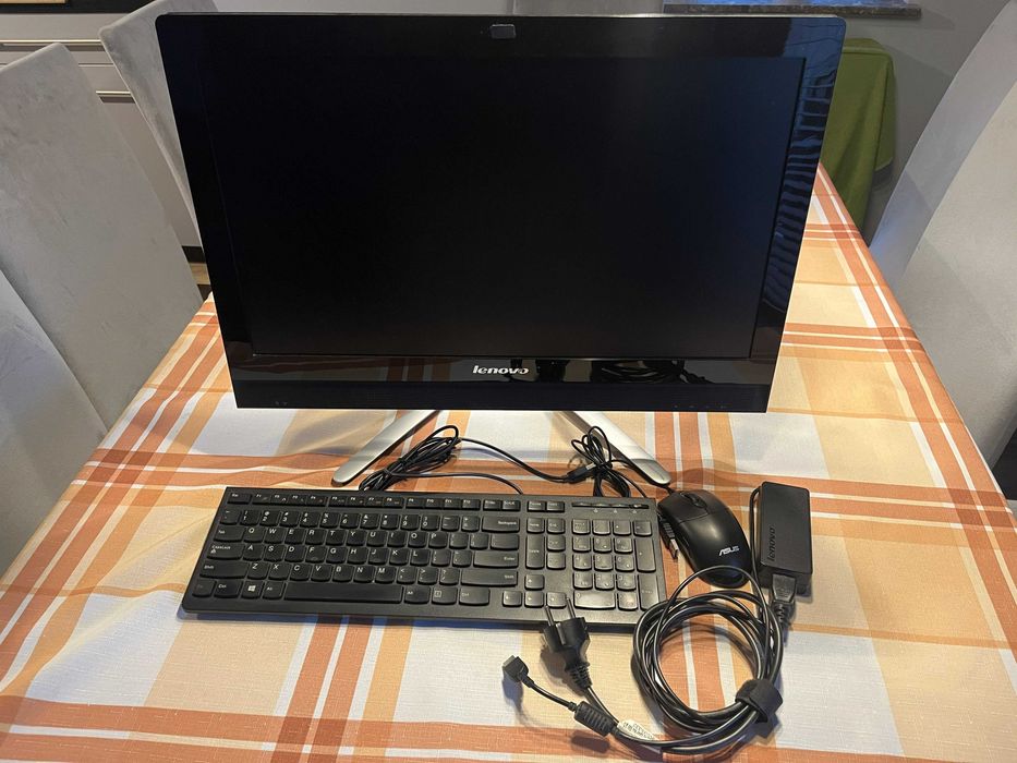 Komputer All in One Lenovo C470