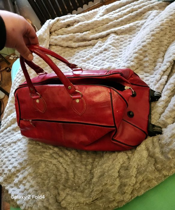 Torbo-walizka i torebka. Walizka prezent skóra gruba z wielbłąda