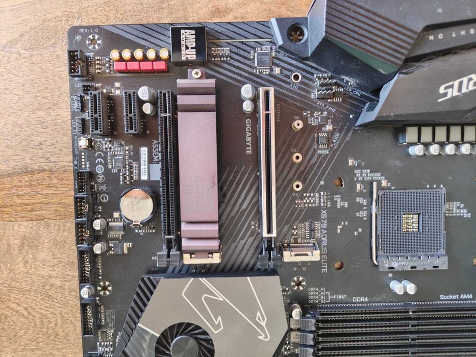 Gigabyte X570 Aorus Elite (Socket AM4)