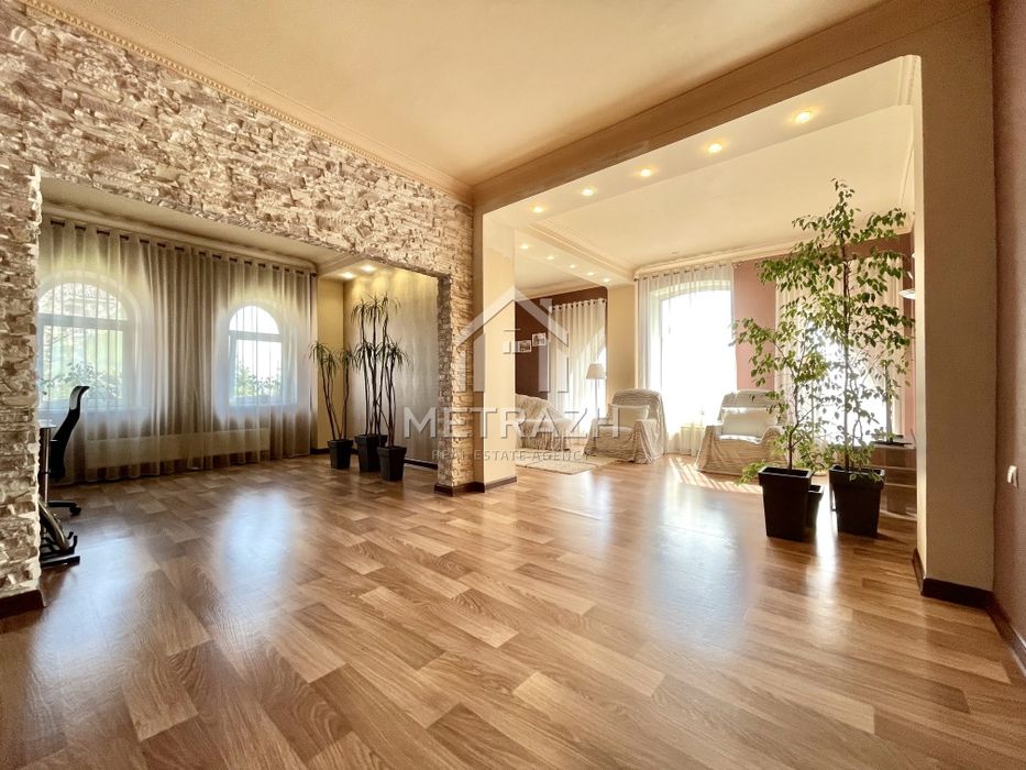 Продам капитальный дом, 5 комнат, Индустриальный, Рогань