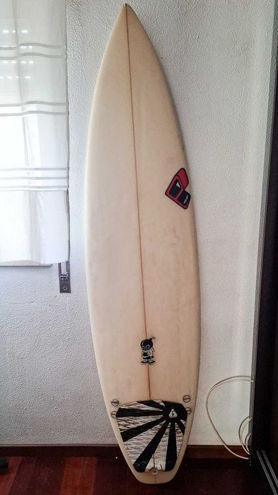 Prancha de Surf Usada em Excelente Estado – Ótima Oportunidade