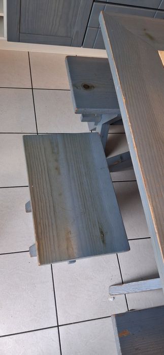 Mesa de Jantar/Cozinha em Pinho Maciço e Mármore + 4 Bancos