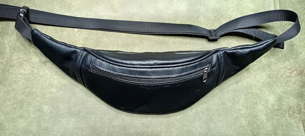 Шкіряна бананка, поясна сумка на стегно.