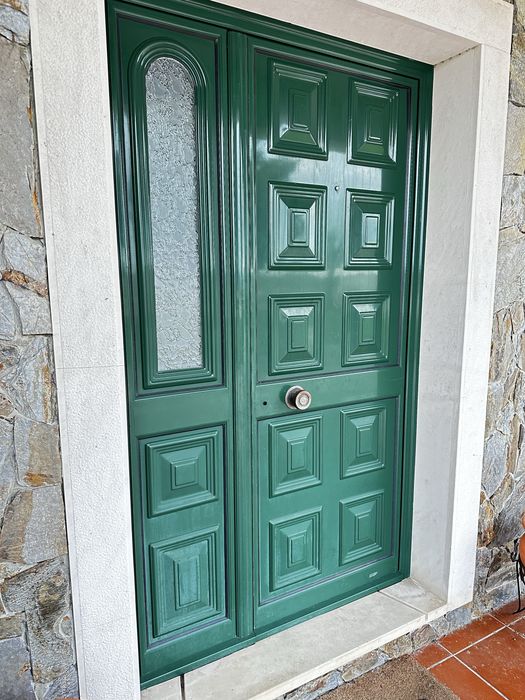 Porta de entrada vivenda.