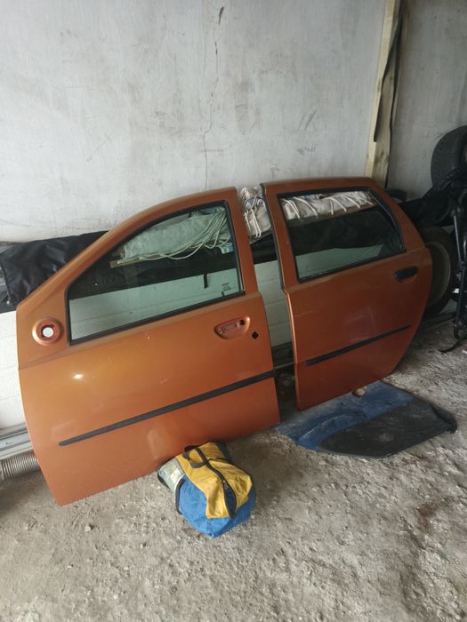 Punto 2 Drzwi lewe przód i tył L571