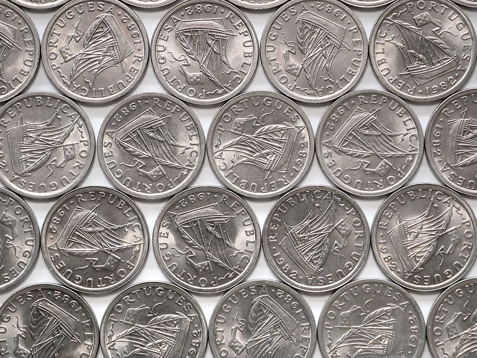 Lote de 36 Moedas 2 Escudos e 50 Centavos 1982