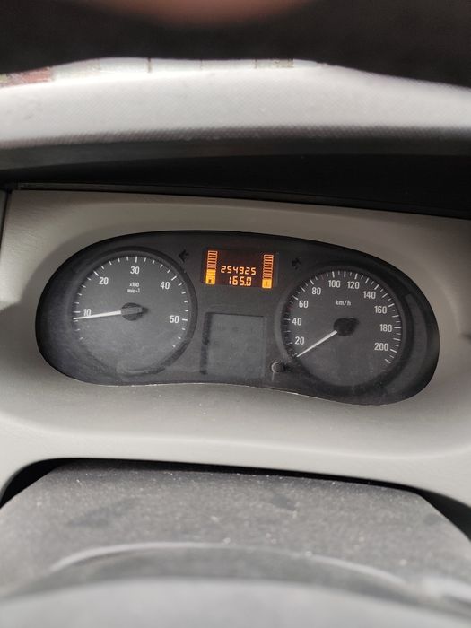 Opel Vivaro 2.5 TDCI Brygadówka Long Klima