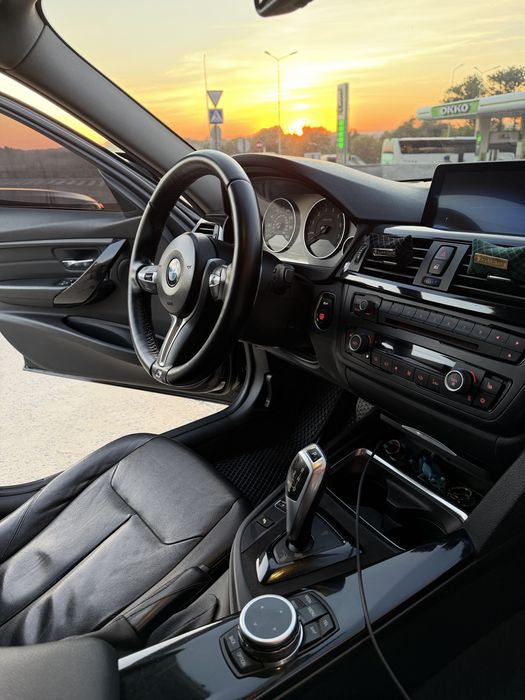 BMW f30 2012 328i задній привід