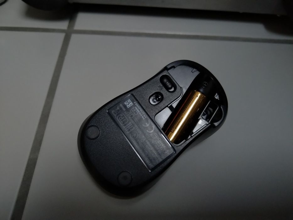 Bezprzewodowa myszka Logitech (brak kontrolera USB)