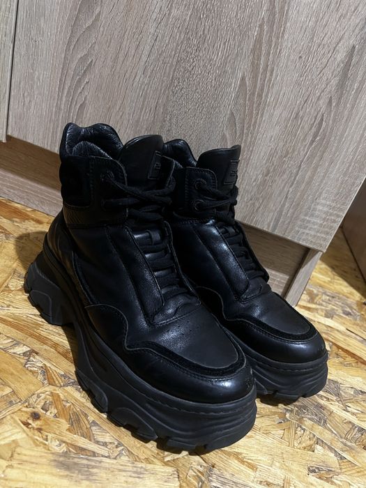 Жіночі ботинки Estro в хорошому стані 40 розмір