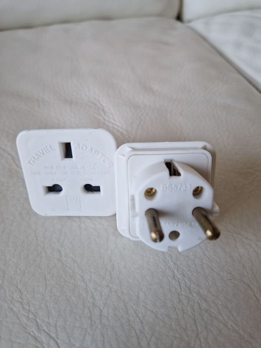 Adaptadores ficha UK para Euro.