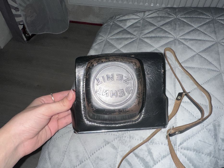Продаю дзеркальну плівкову камеру Зеніт-Е.