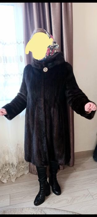 Продам норкову шубу
