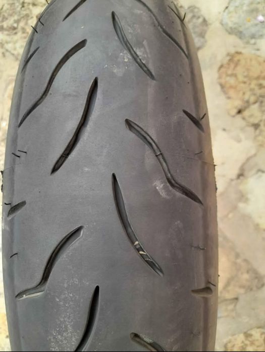 Pneu Bridgestone 150/70 R18