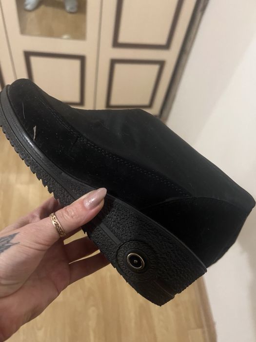 Продаються сапоги