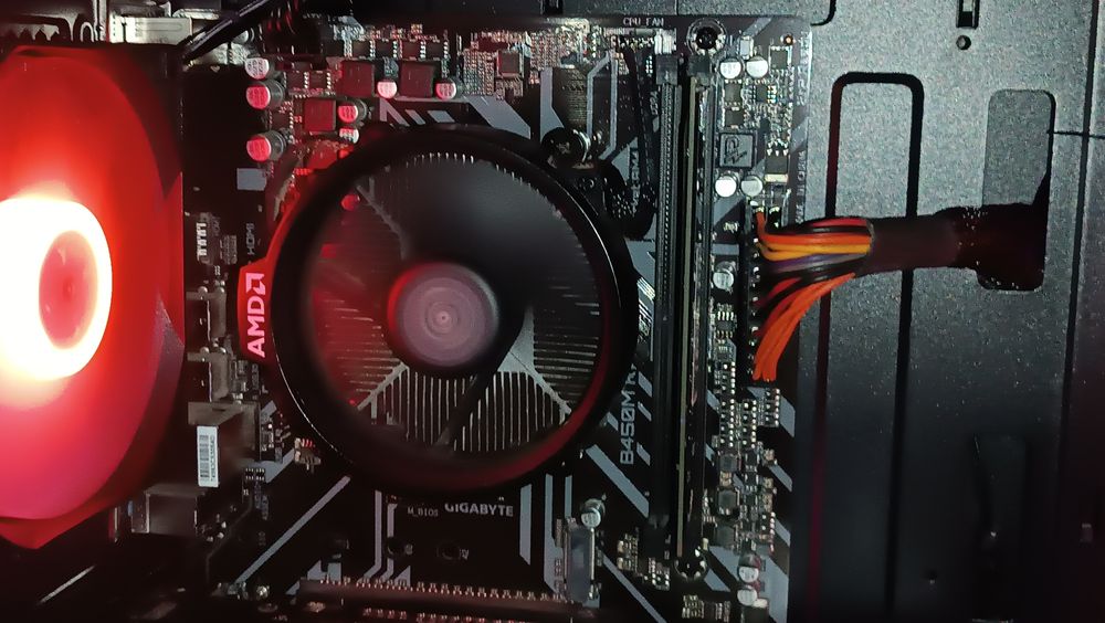 Komputer z RTX 5050 | Ryzen 4500 | 16GB RAM
