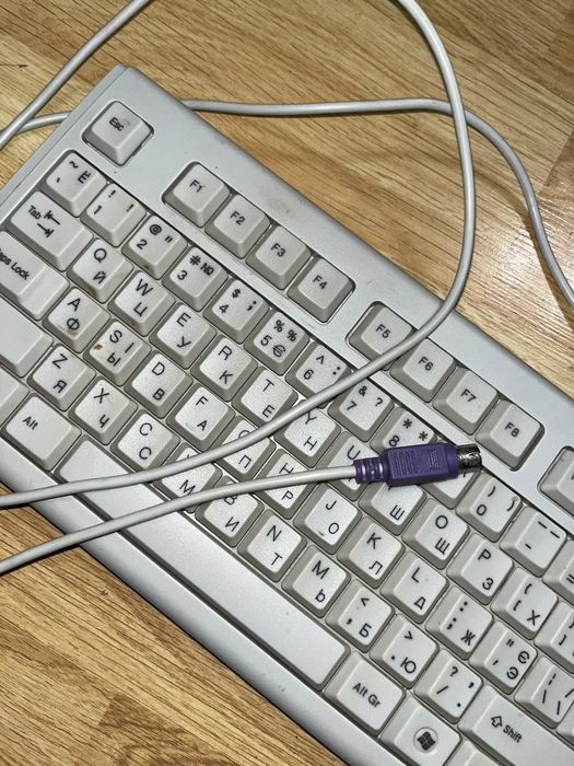 Клавіатура до комп'ютера