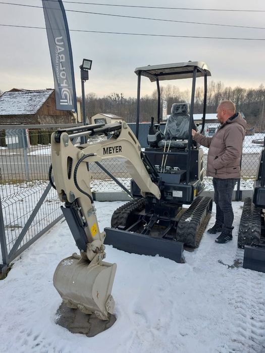 Usługi mini koparkę  Meyer ex 15 1.5 tony