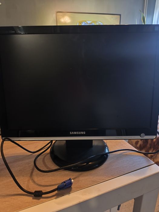 Monitor.            .   .