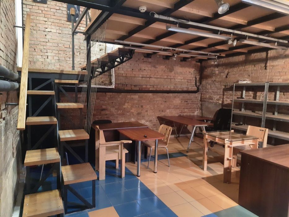 Оренда приміщення вул.Стельмаха,ремонт, 2 окремі входи,метро Голосіївс