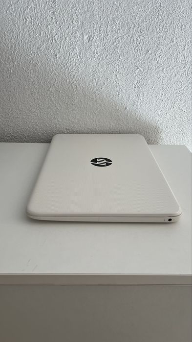 HP Stream 14 – Celeron N3060 / 2GB RAM