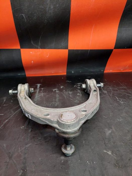 Braço de suspensão frente esquerdo PORSCHE Cayenne (9PA)