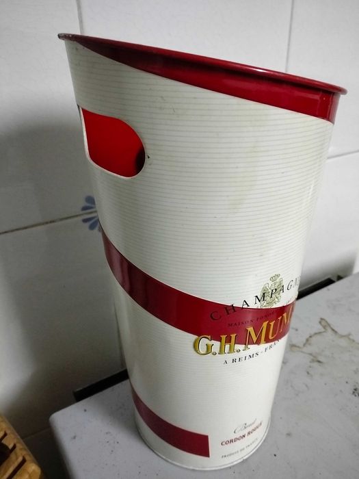 Caixa de whisky vazia