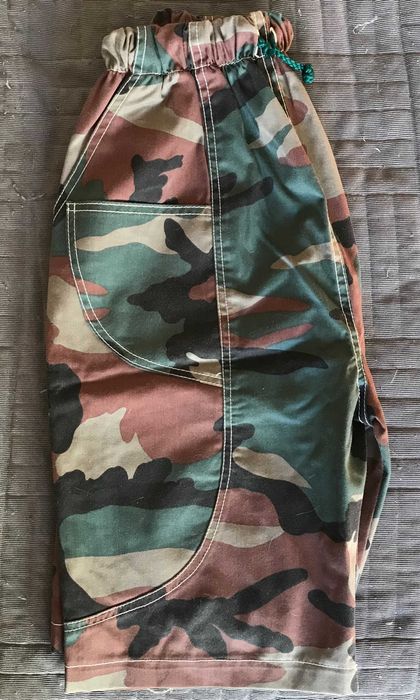Calções urbanos camuflados