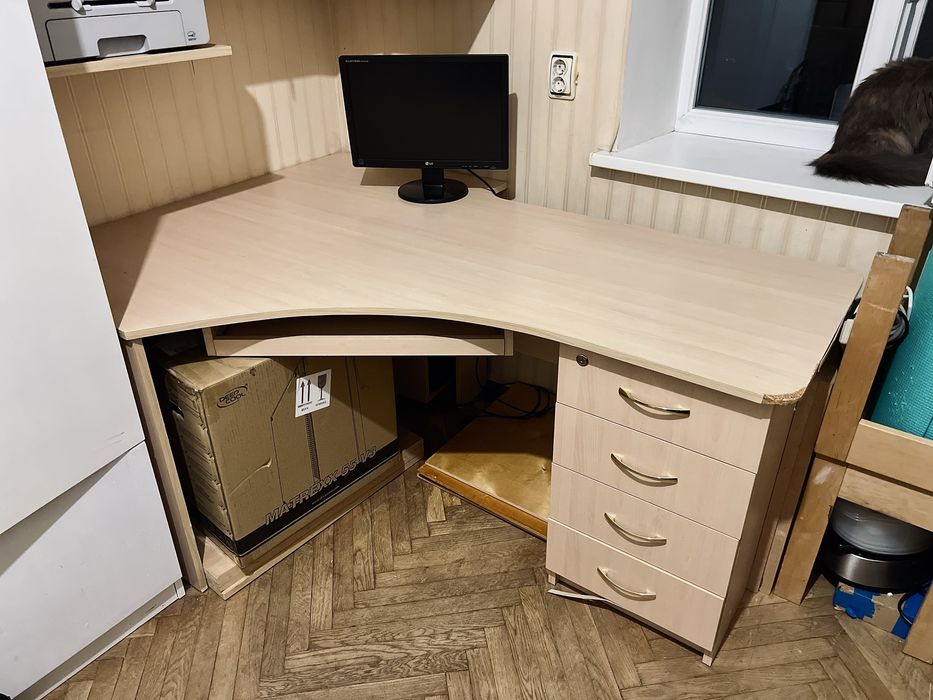 Компютерний стіл кутовий