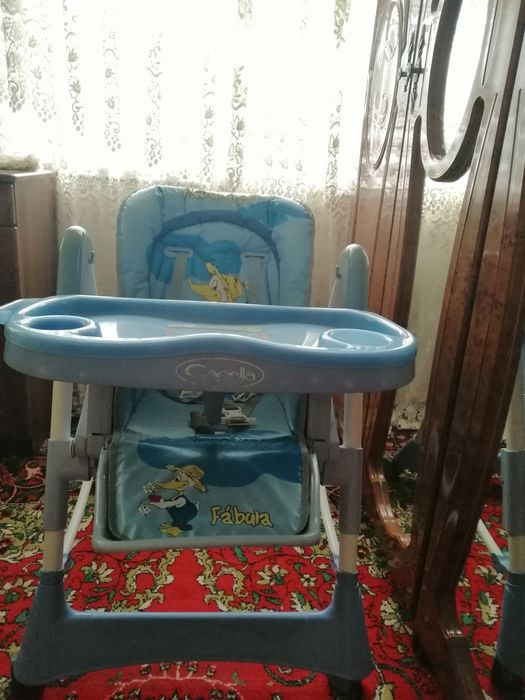 Столик для годування