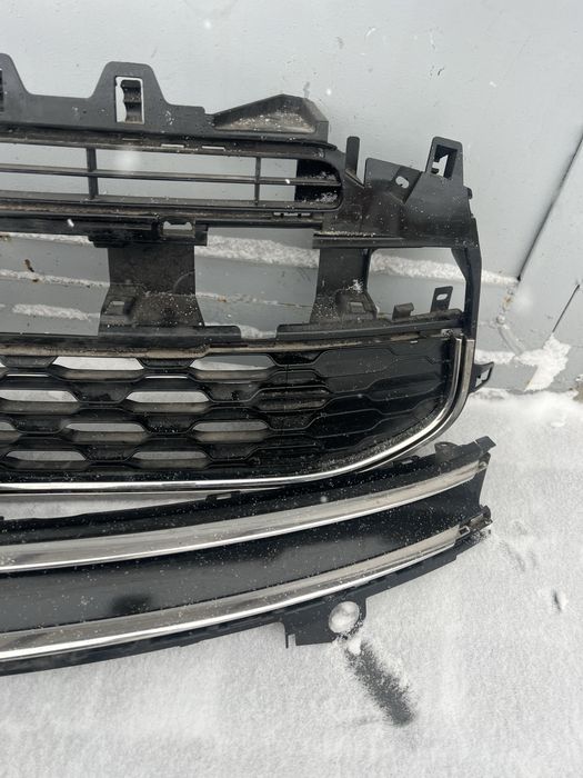 Citroen c4 grand picasso решітка радіатора.