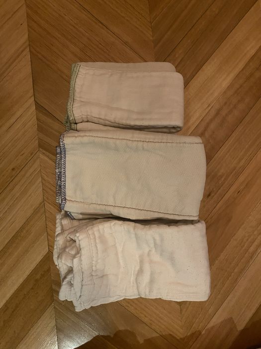 Conjunto de fraldas reutilizaveis e absorventes