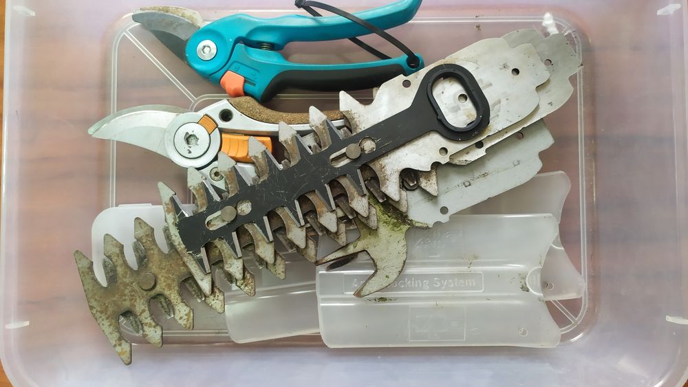 Заточка секатора, садовых ножниц, ножей газонокосилки, кустореза - Інші ...