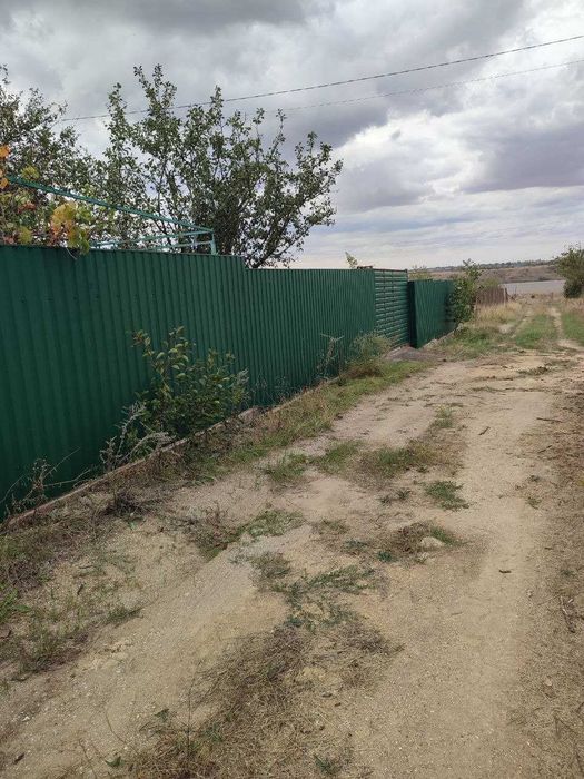 дом-дача, берег лимана, до моря 5 км.