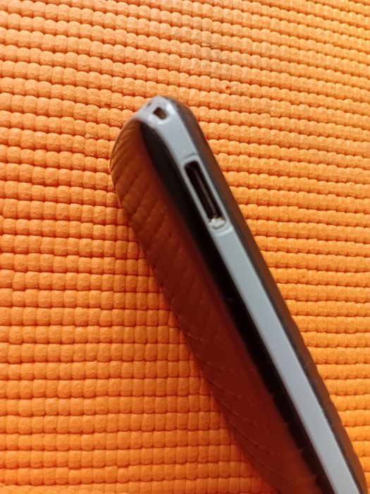 Кнопочный телефон Samsung  GT-E1080i