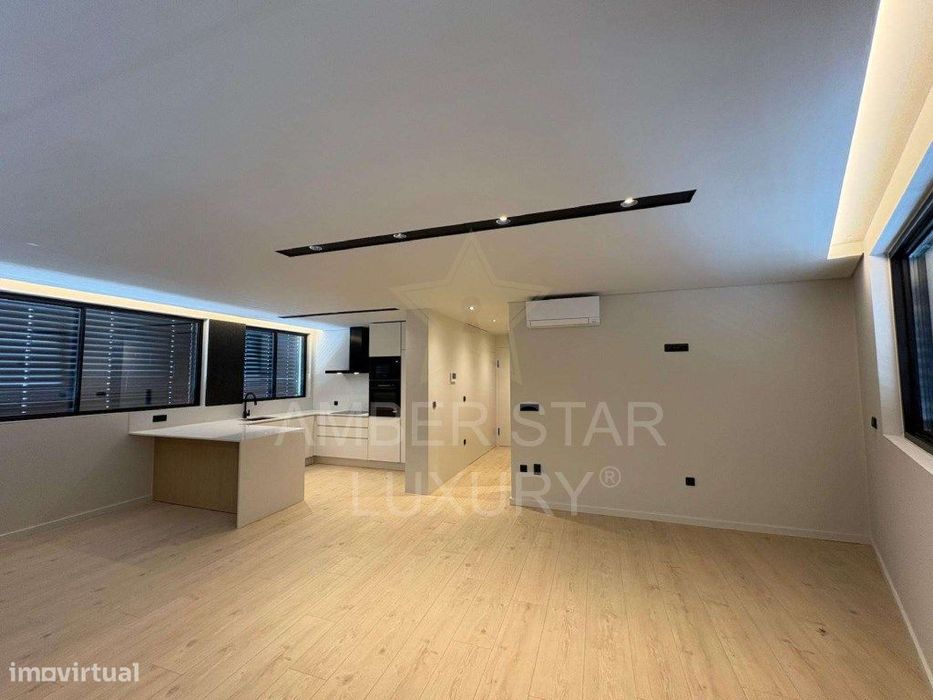 Apartamento T1 no centro de Gondomar — Gondomar (São Cosme), Valbom E Jovim, Porto