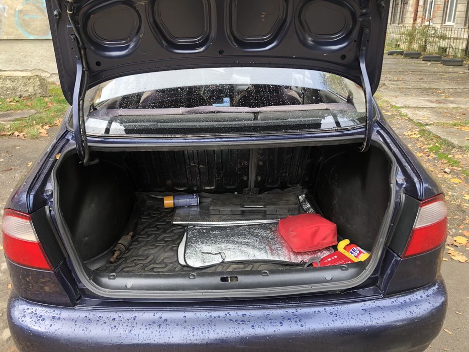 Автомобіль Daewoo lanos