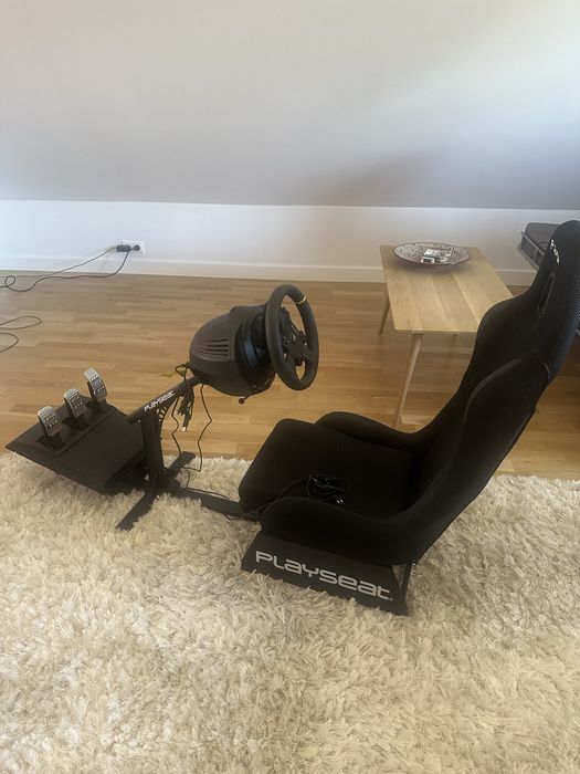 Playseat fotel + kierownica Thrustmaster zestaw
