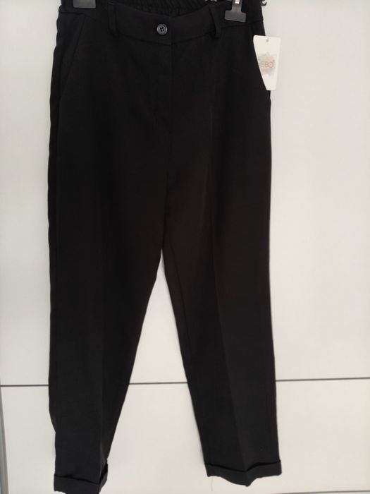 Calças pretas c/etiqueta