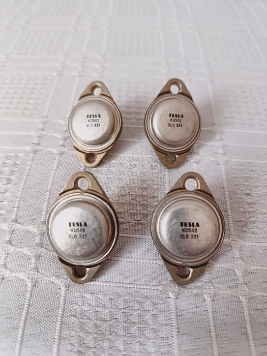 Tranzystory napięcia, Tesla, cztery sztuki