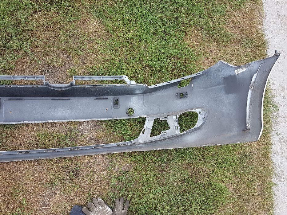 Zderzak przedni VW Golf 6 VI 4xPDC delikatnie uszkodzony