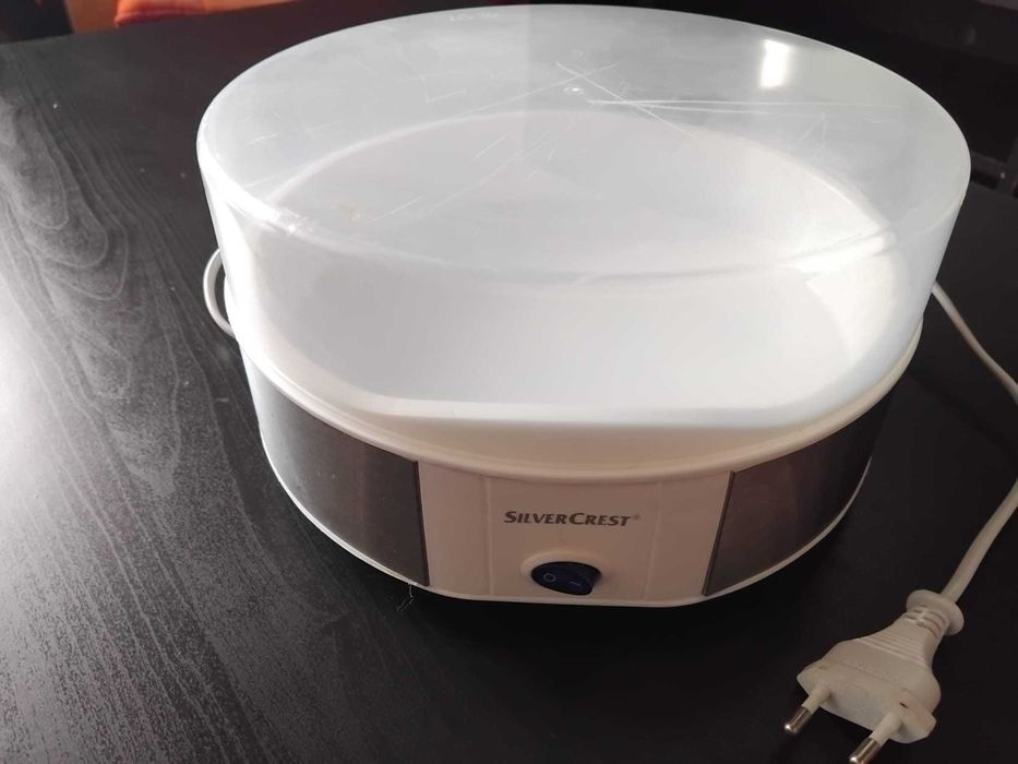 Iogurteira Silvercrest como nova em caixa sem os copos