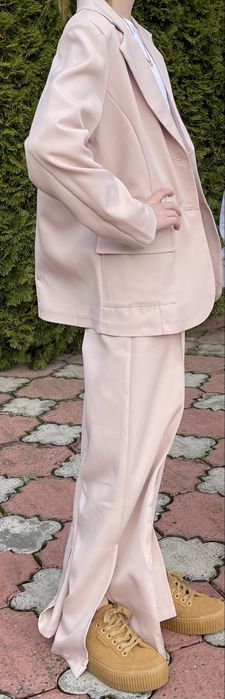 Костюм для дівчинки