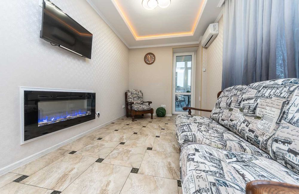 Люкс, 2к пр Перемоги 1, ТРЦ Україна, Охматдит