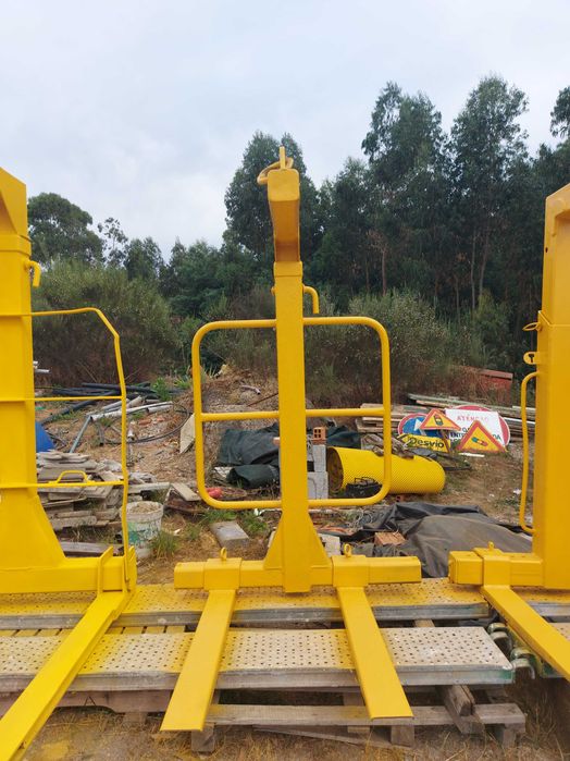 3 Porta Paletes de Grua 2000kg com Garfo e Altura Reguláveis