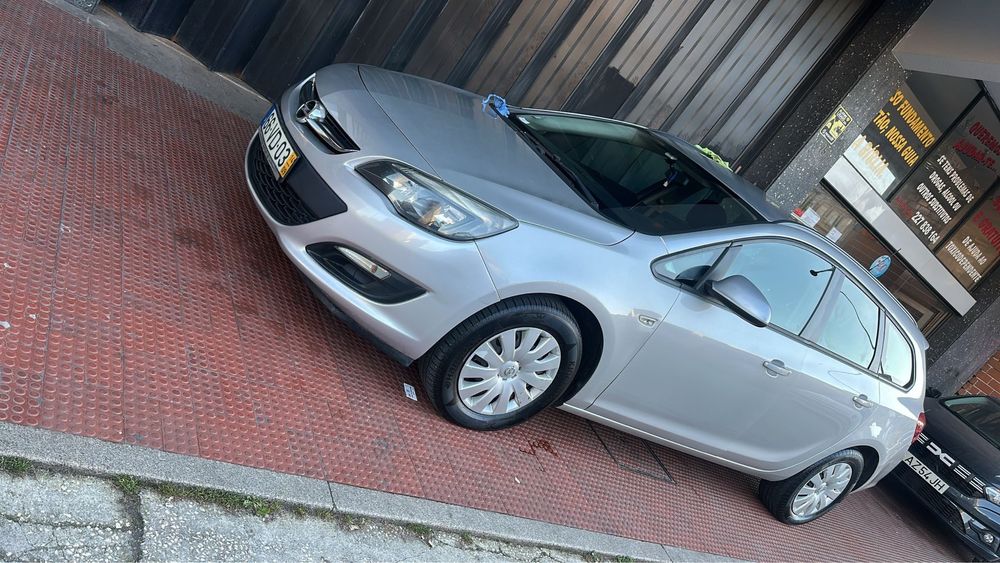 Opel Astra 2014.