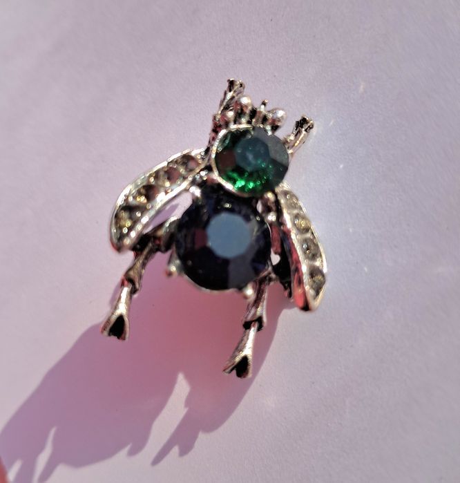 Брошка  яскрава  для вас