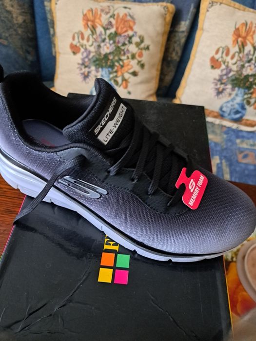 Продам кросівки привезені з Америки