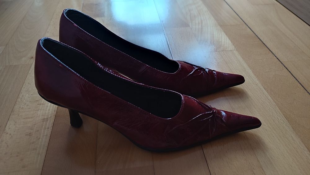 Buty na obcasie bordowe