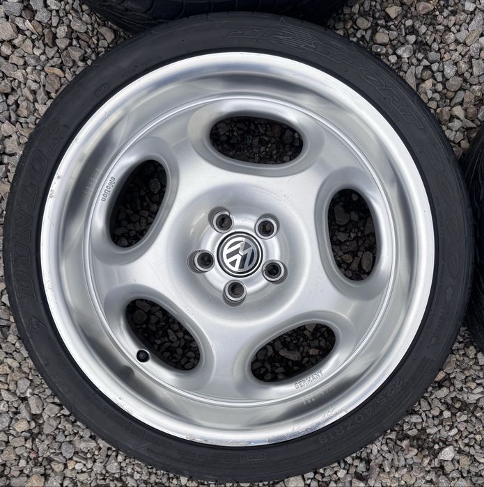Felgi koła opony 5x100 18x8j rh zw3 eMotion Volkswagen VW Seat Skoda Audi
